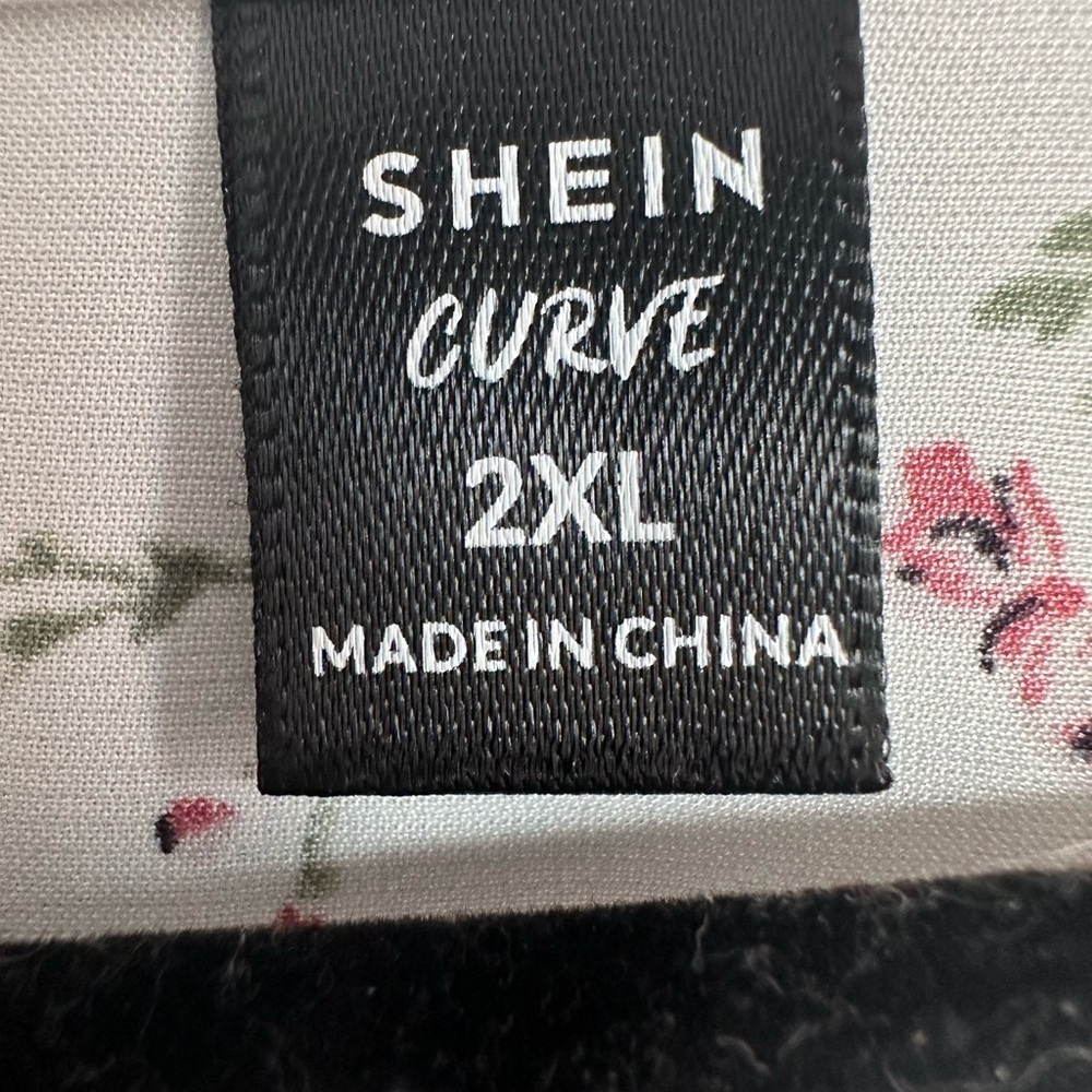 SHEIN Curve Floral White Dress Low V-Nevk Prairie Midi Length Size 2X - Picture 3 of 4